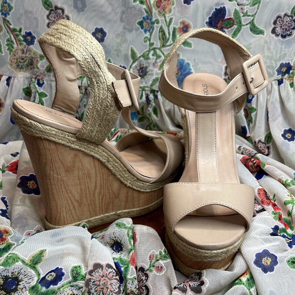 Hanni Wedges, Size US 10